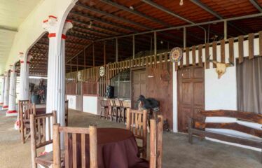 Caballeriza en Pavones