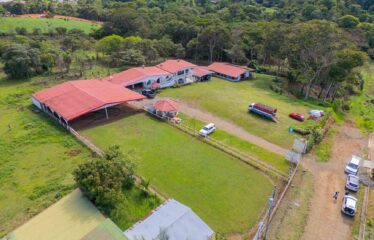 Caballeriza en Pavones