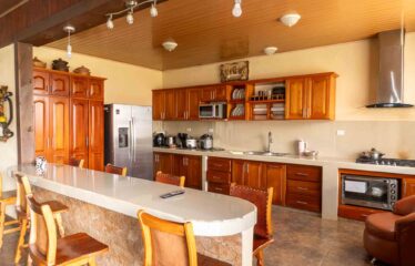 Caballeriza en Pavones