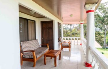 Caballeriza en Pavones