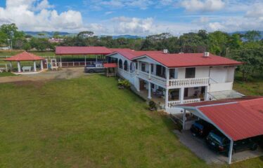 Caballeriza en Pavones