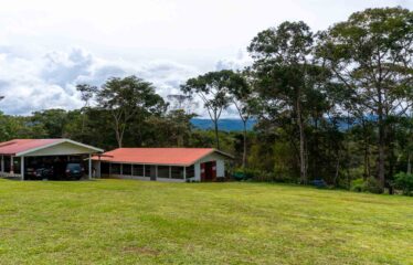 Caballeriza en Pavones