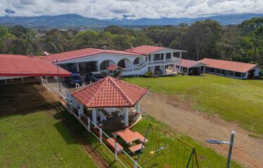 Caballeriza en Pavones