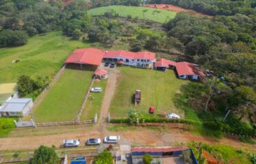 Caballeriza en Pavones