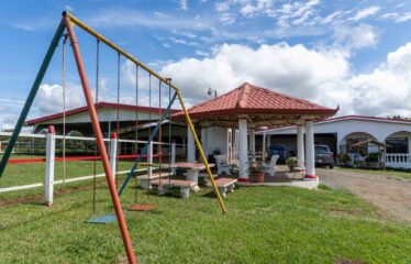 Caballeriza en Pavones