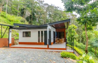 Propiedad con dos casas para retiro o inversión en Airbnb