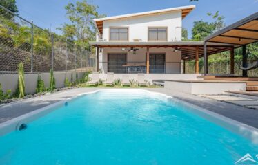 Casa Nilu – Casa con piscina privada y negocio de Airbnb activo en Playa Hermosa