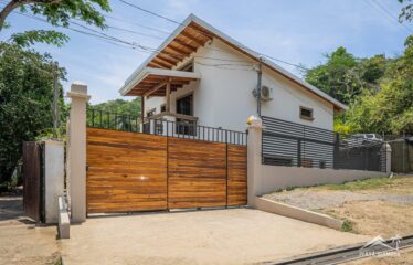 Casa Nilu – Casa con piscina privada y negocio de Airbnb activo en Playa Hermosa