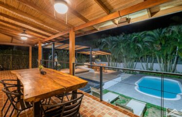 Casa Nilu – Casa con piscina privada y negocio de Airbnb activo en Playa Hermosa