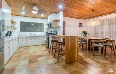 Casa Nilu – Casa con piscina privada y negocio de Airbnb activo en Playa Hermosa