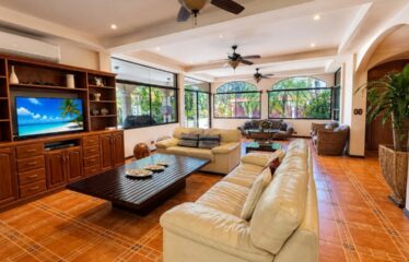 🌴 Exclusiva Casa Tropical en Venta en Hermosa Palms, Playa Hermosa | Comunidad Frente al Mar 🌊🏡